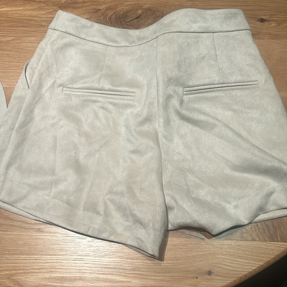 NWT Feel the Roses Faux Suede Shorts - Picture 6 of 6